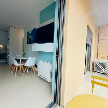 Apartment - Sunny In The Diamond Hill Complex - By Ggpremiumstays - 2 Double Bedrooms With Balcony - Private Parking *