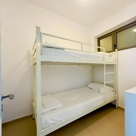 - Sunny In The Diamond Hill Complex - By Ggpremiumstays - 2 Double Bedrooms With Balcony - Private Parking