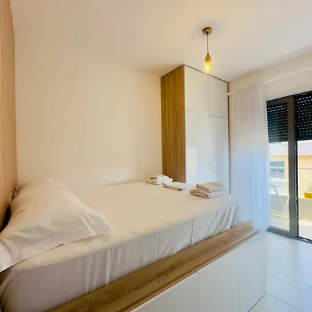Apartment - Sunny In The Diamond Hill Complex - By Ggpremiumstays - 2 Double Bedrooms With Balcony - Private Parking